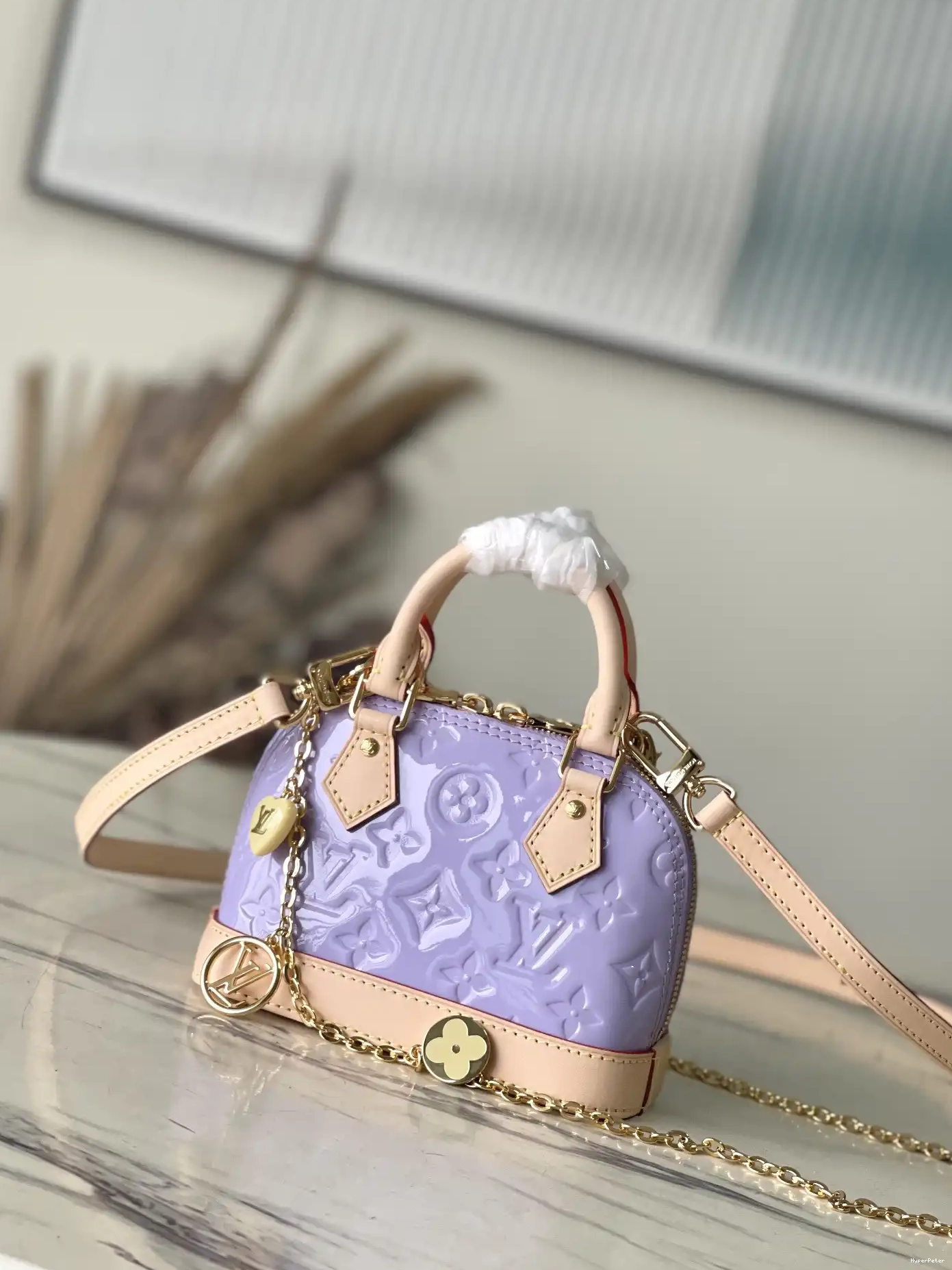 Nano Alma-18*12*8cm LOUIS VUITTON 0610